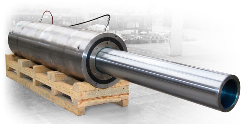BIG HYDRAULIC CYLINDER