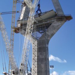 Equipo de grandes cilindros hidráulicos Puente Bahía de Cádiz. OFFSHORE  CILINDROS  600mm CARRERA  DOBLE EFECTO  520 T
