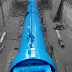 Reparación de cilindro hidráulico portuario de 8 metros